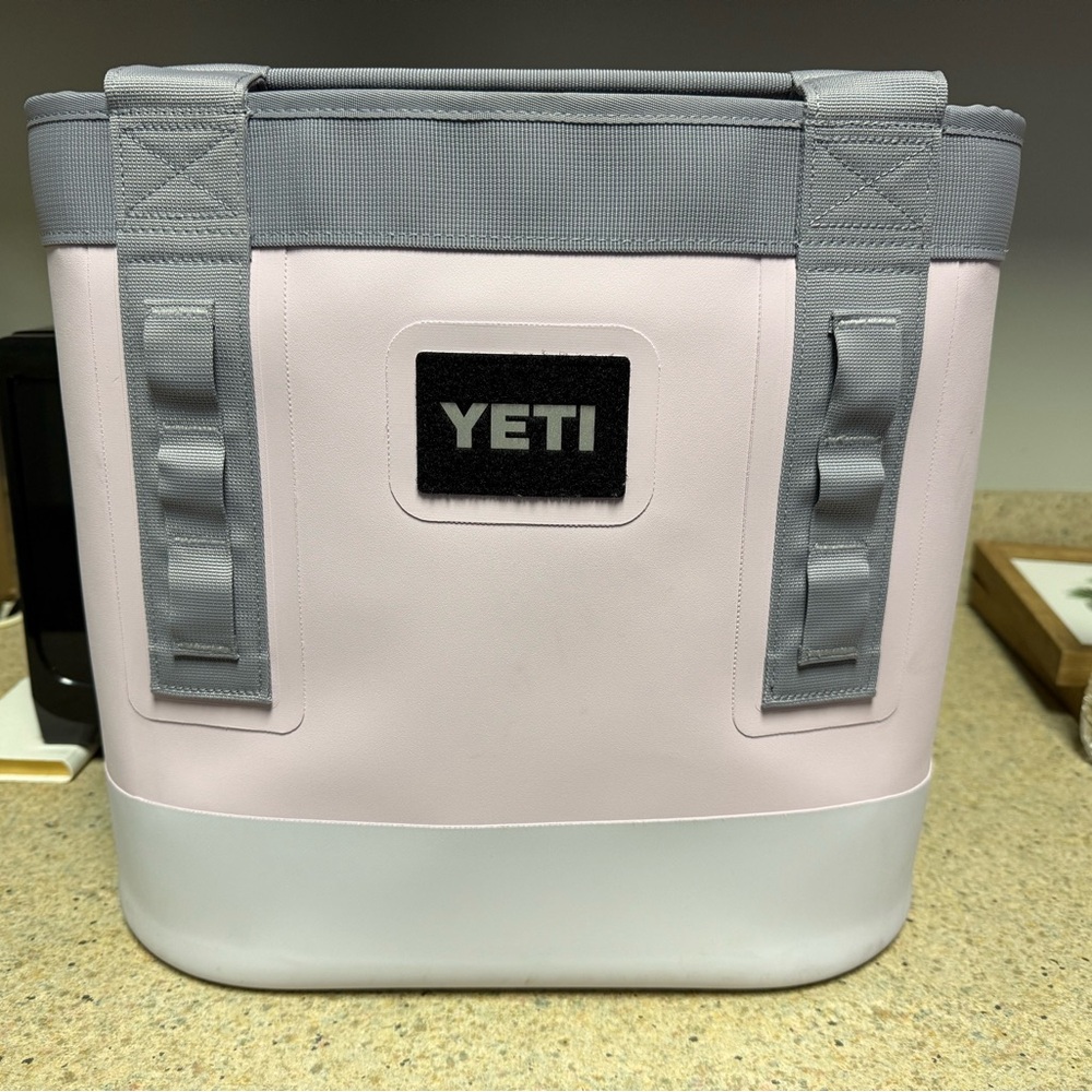YETI 20L Light Pink and Gray Tote Bag